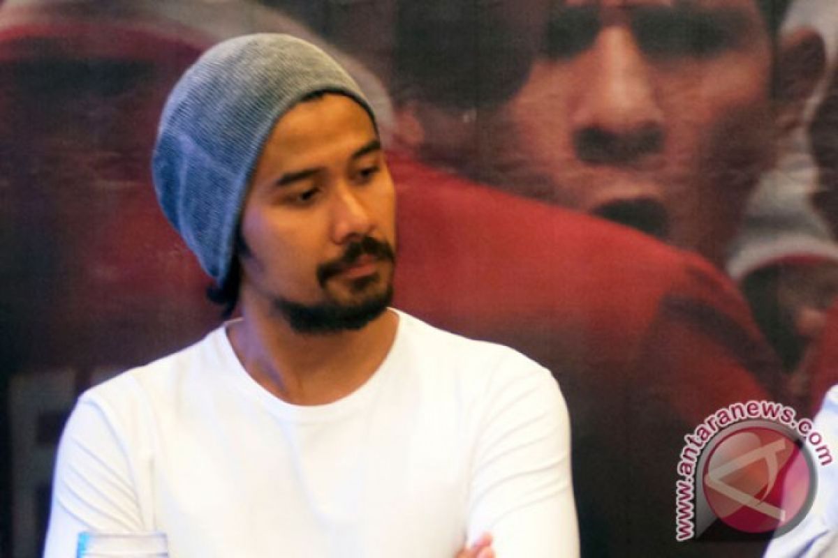 Chicco Jerikho lakukan persiapan setahun main di film "Foxtrot Six"