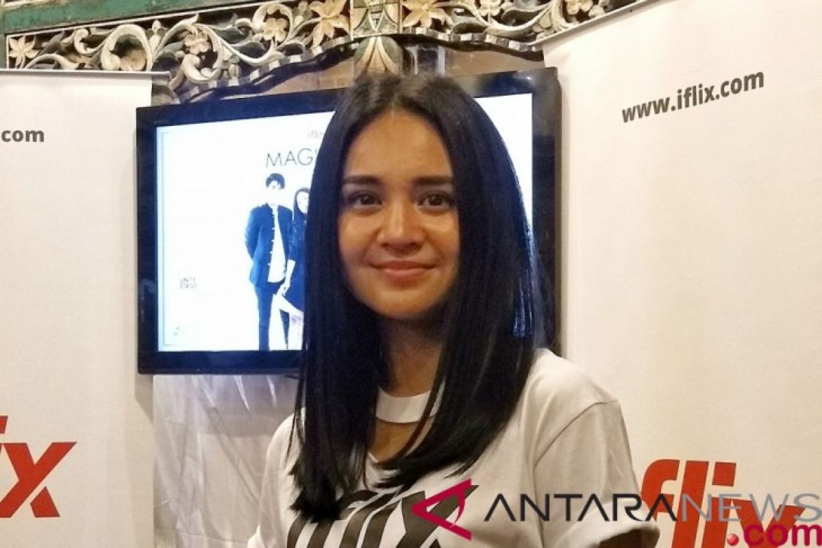 Michelle Ziudith mengaku tak bosen menjadi lawan main Dimas Anggara