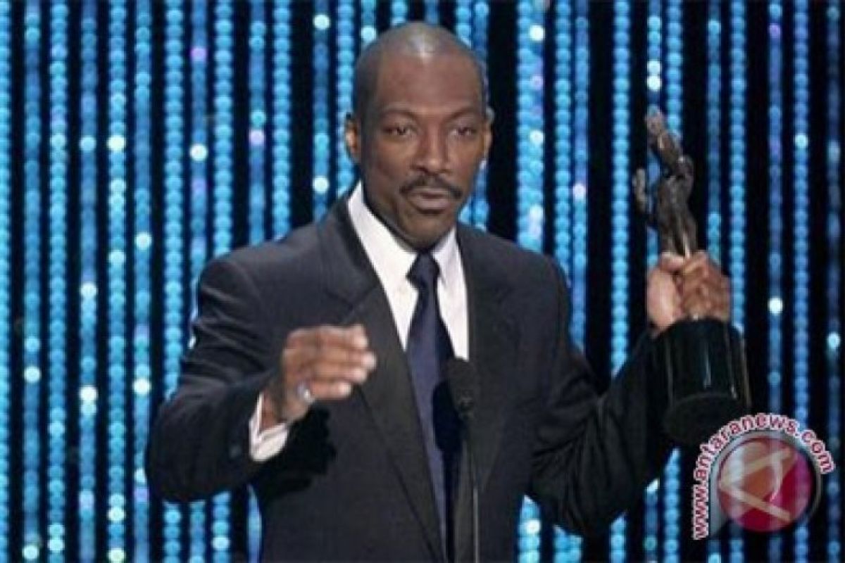 Eddie Murphy dan tunangan sambut kelahiran anak ke-10