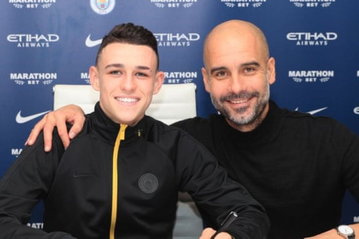 Phil Foden perpanjang kontrak di Manchester City hingga 2024