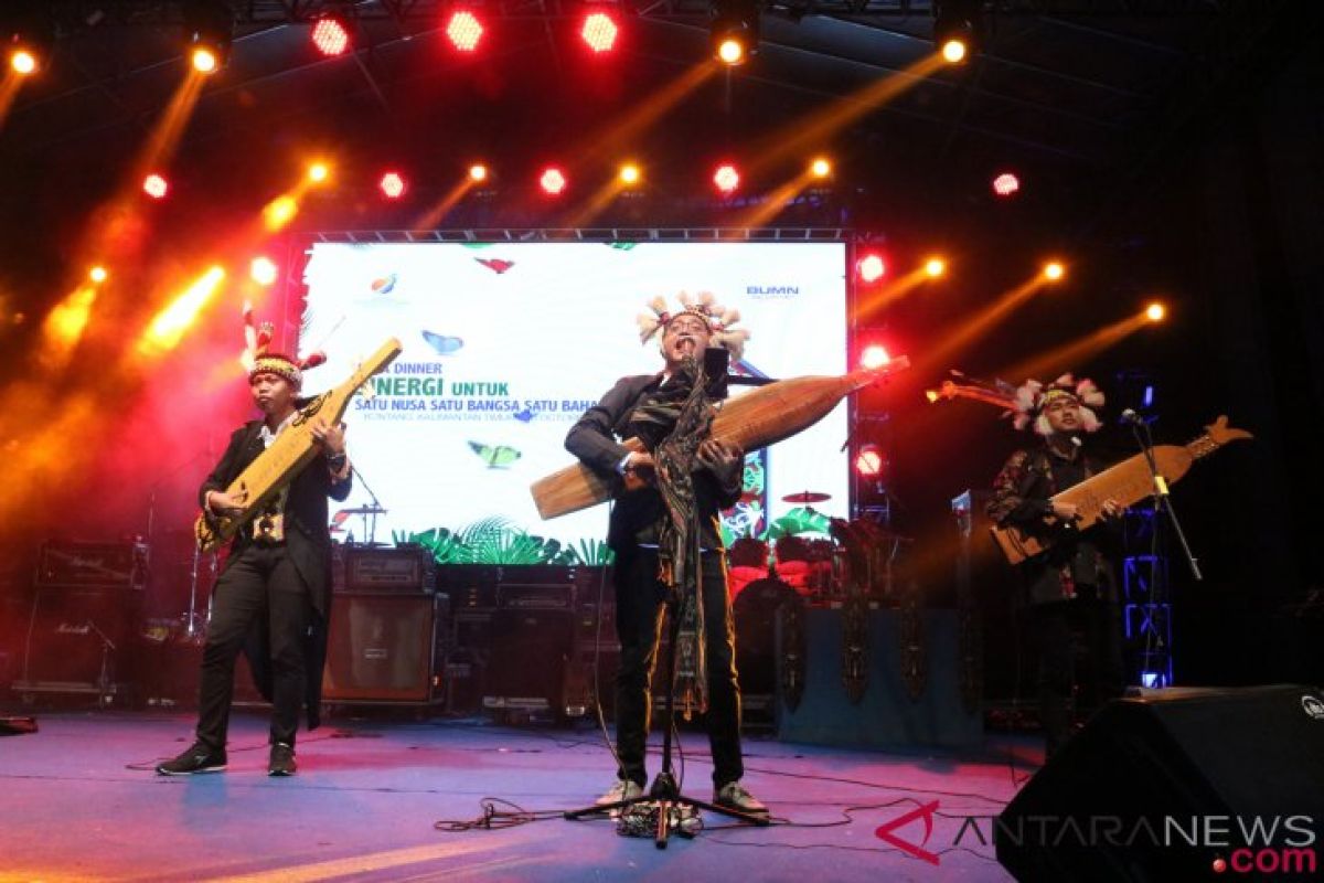 Pesona alat musik Sape Kalimantan dapat sambutan meriah diEkuador