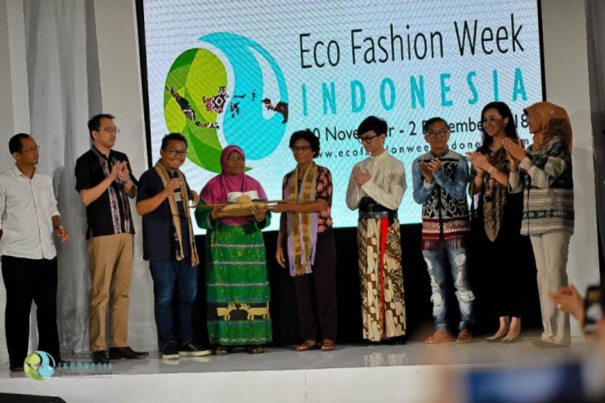 Eco Fashion Week canangkan "Save The Loom" selamatkan penenun Indonesia