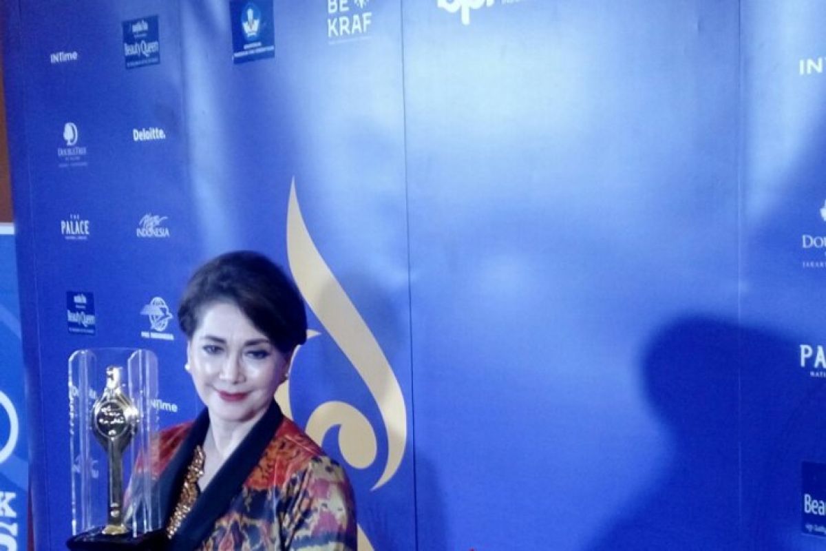 Widyawati dapat penghargaan khusus "Lifetime Achievement" Piala Citra 2018