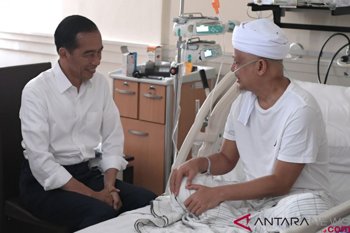 Dirawat di Malaysia, Ustadz Arifin Ilham semakin baik