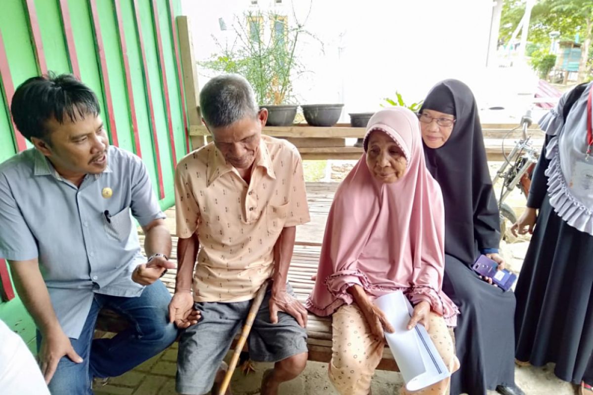 KPU Bombana "door to door" sasar pemilih disabilitas