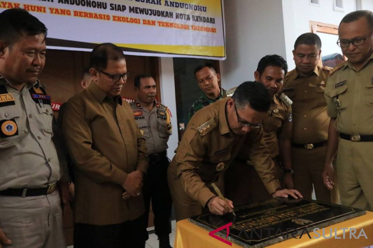 Wali Kota resmikan kantor Kelurahan Anduonohu