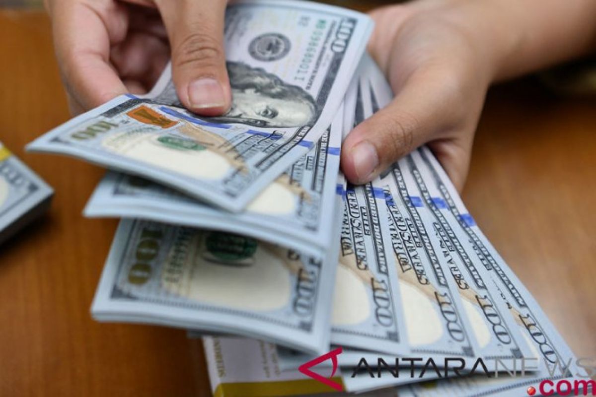 Trump menginginkan dolar lemah, tetapi itu bisa menjadi penjualan sulit