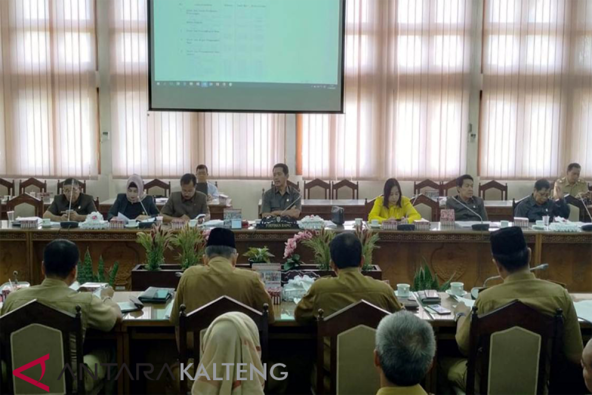 Dua raperda retribusi kembali dibahas DPRD dan Pemprov Kalteng