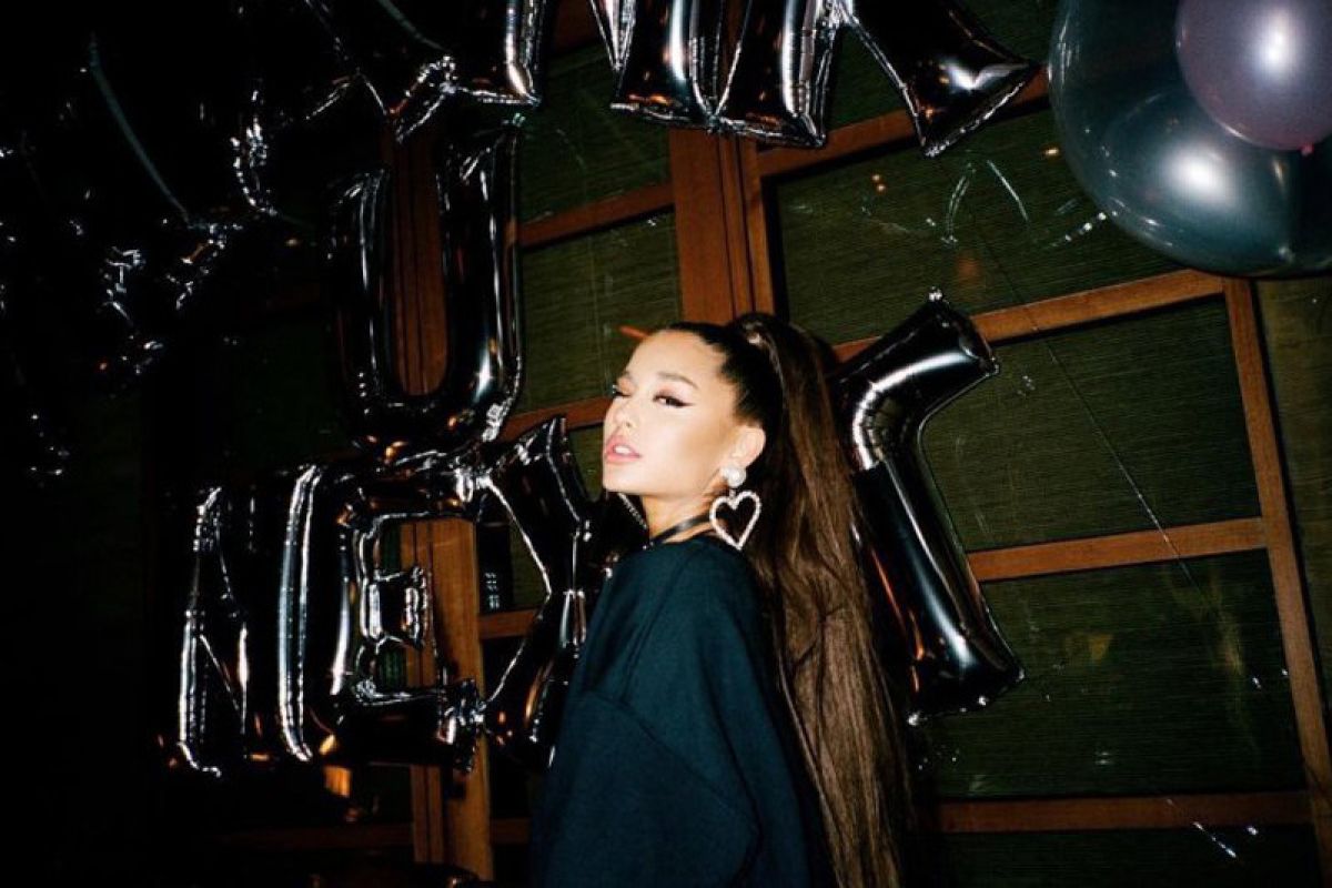 Ariana Grande raih album vokal pop terbaik Grammy