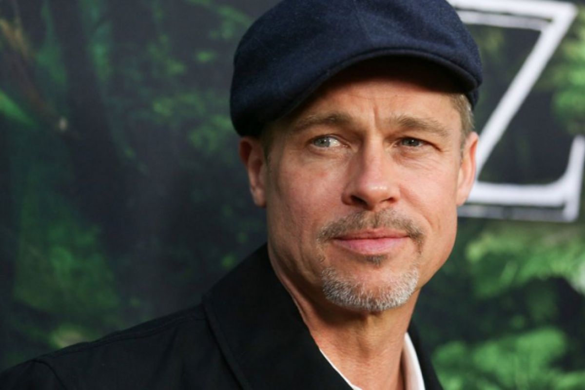 Brad Pitt mulai frustasi dengan kasus perceraian dengan Angelina