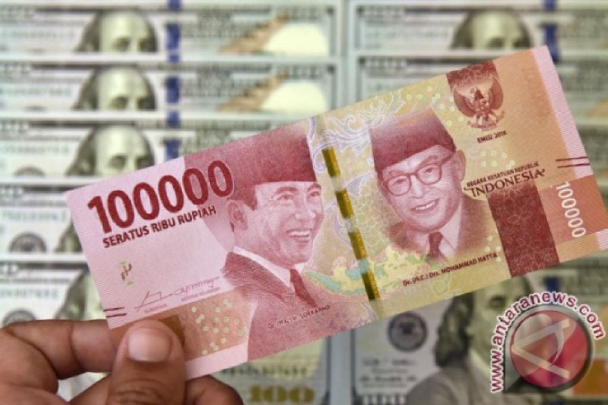 Rupiah menguat hingga tembus Rp14.000 per dolar