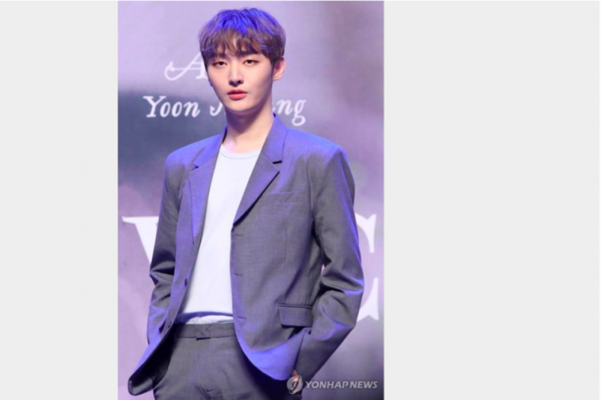 Yoon Ji-sung anggota pertama Wanna One yang bersolo karir