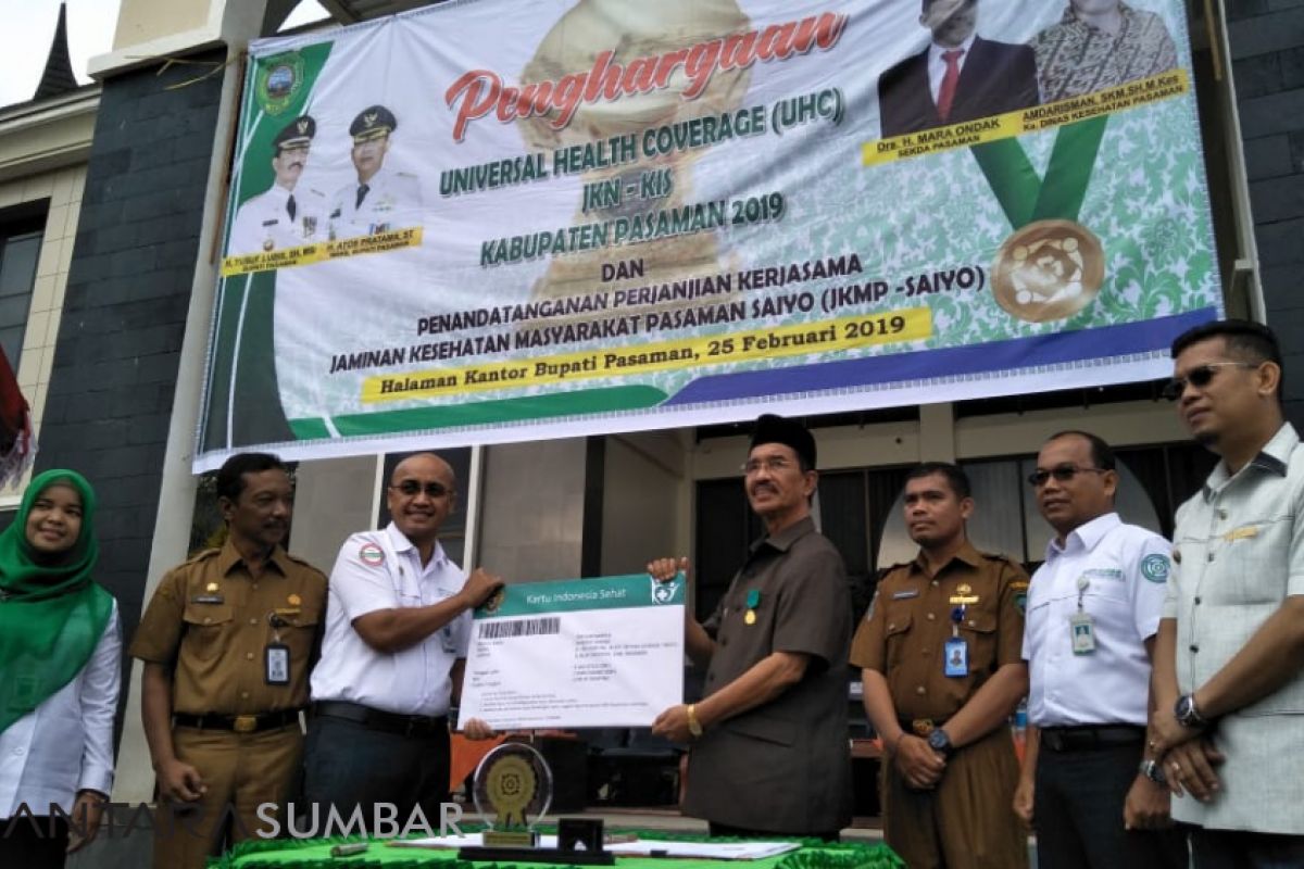 Pemkab Pasaman terima penghargaan UHC JKN KIS