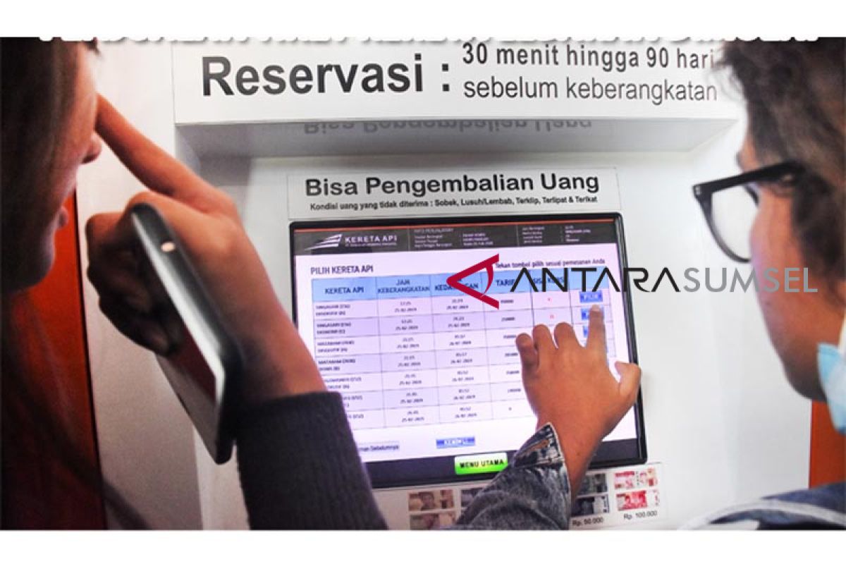 Penumpang KRL minta uang tiket kembali