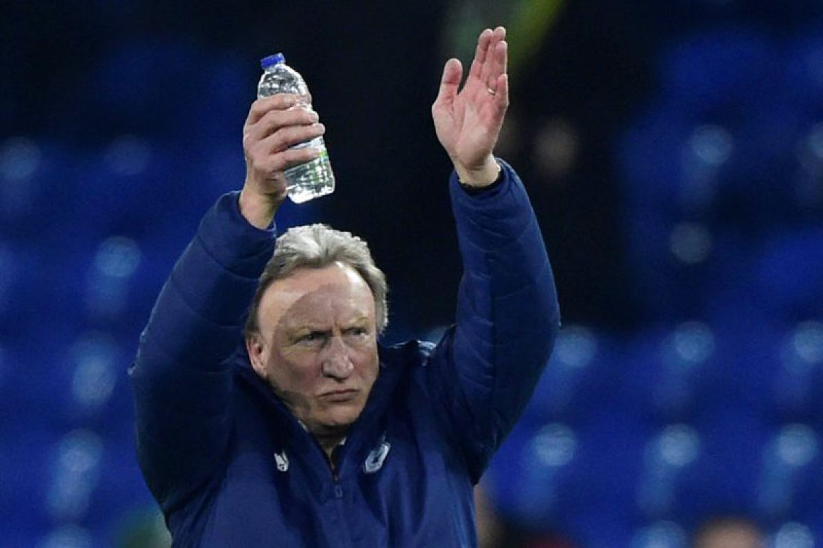 Warnock mundur sebagai pelatih Cardiff