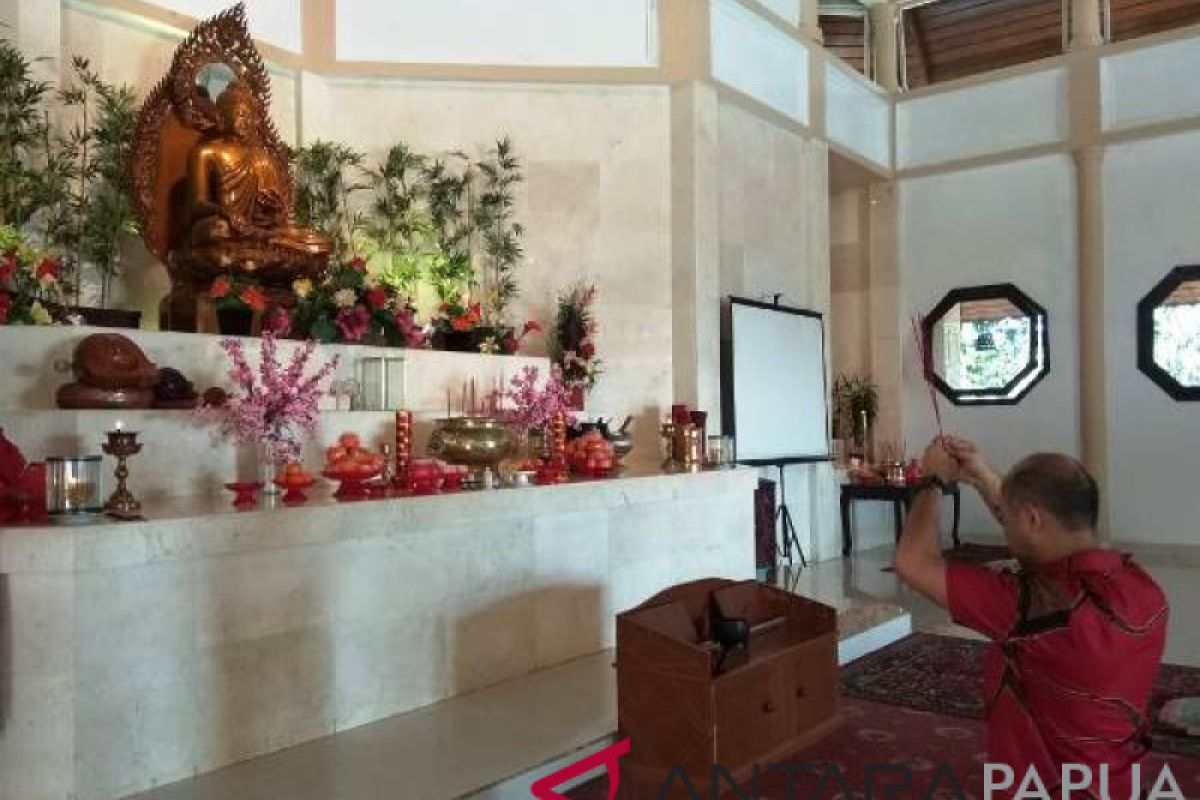 Atraksi barongsai meriahkan perayaan Imlek di Jayapura