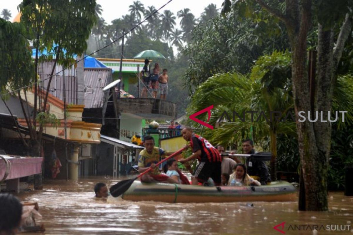 737 kepala keluarga terdampak banjir-tanah longsor Manado