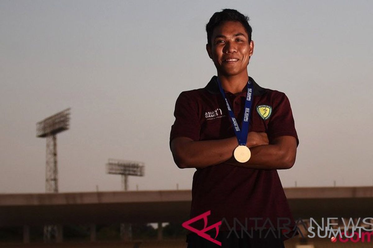 Sprinter asal Lombok Zohri latihan lari di kolam renang