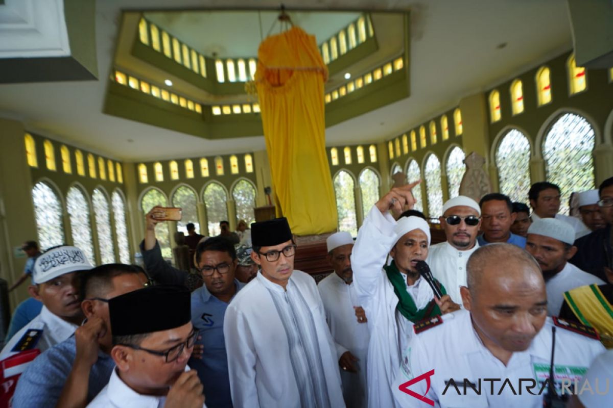 Sandiaga Uno ziarah ke makam Sulthan Syarif Kasim II