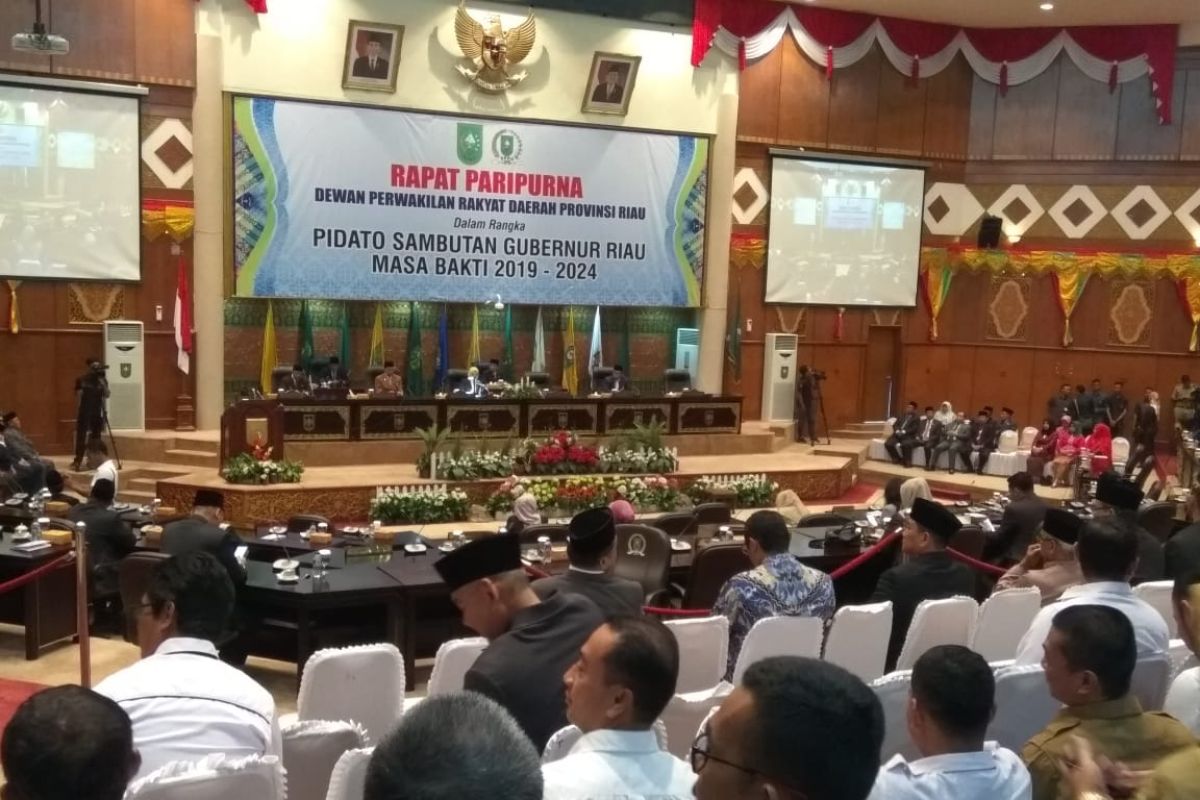 DPRD Riau gelar paripurna penyampaian visi dan misi Gubernur dan Wakil Gubernur 2019-2024