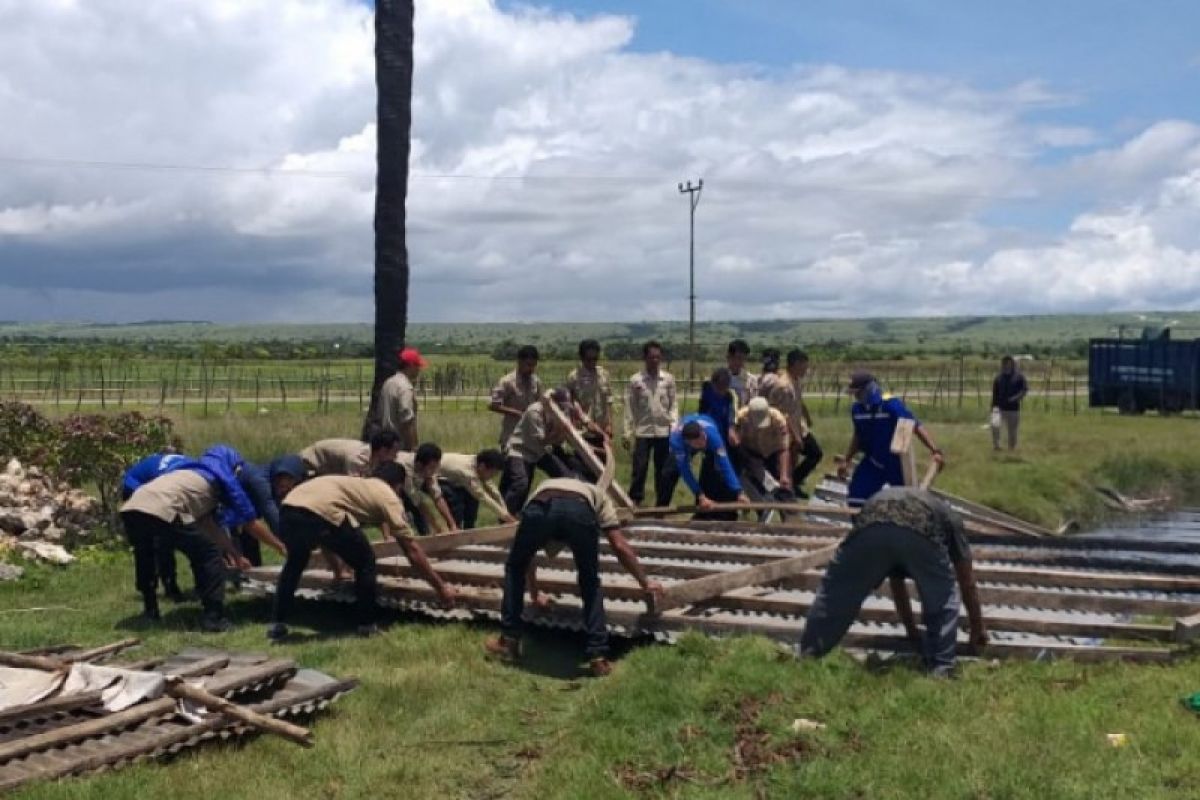 50 unit rumah warga Sumba Timur rusak dihantam puting beliung