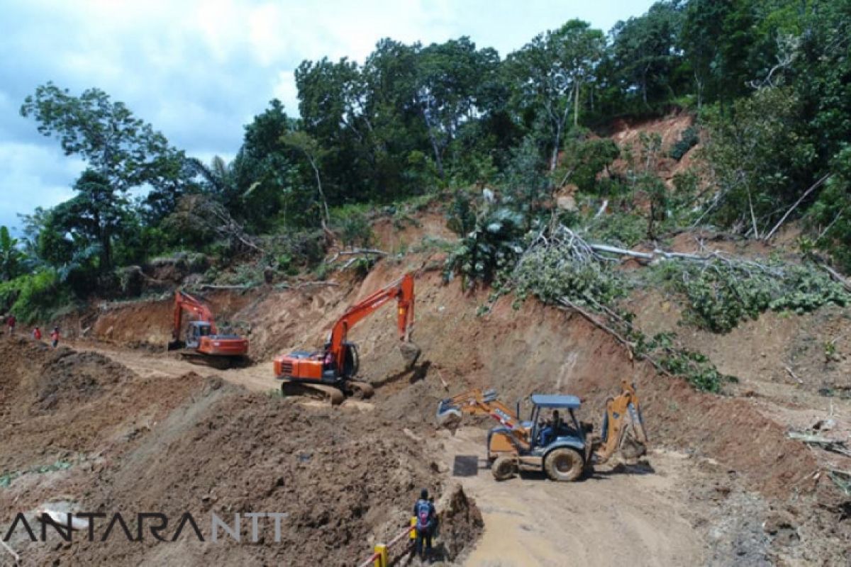 Trans Flores sudah bisa dilalui kendaraan