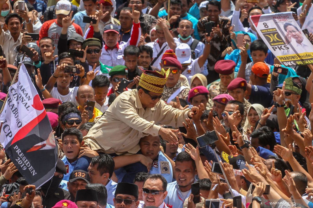 Survei Pilpres Charta Politika sebut Prabowo-Sandiaga menang di Sumatera. Ini sebabnya