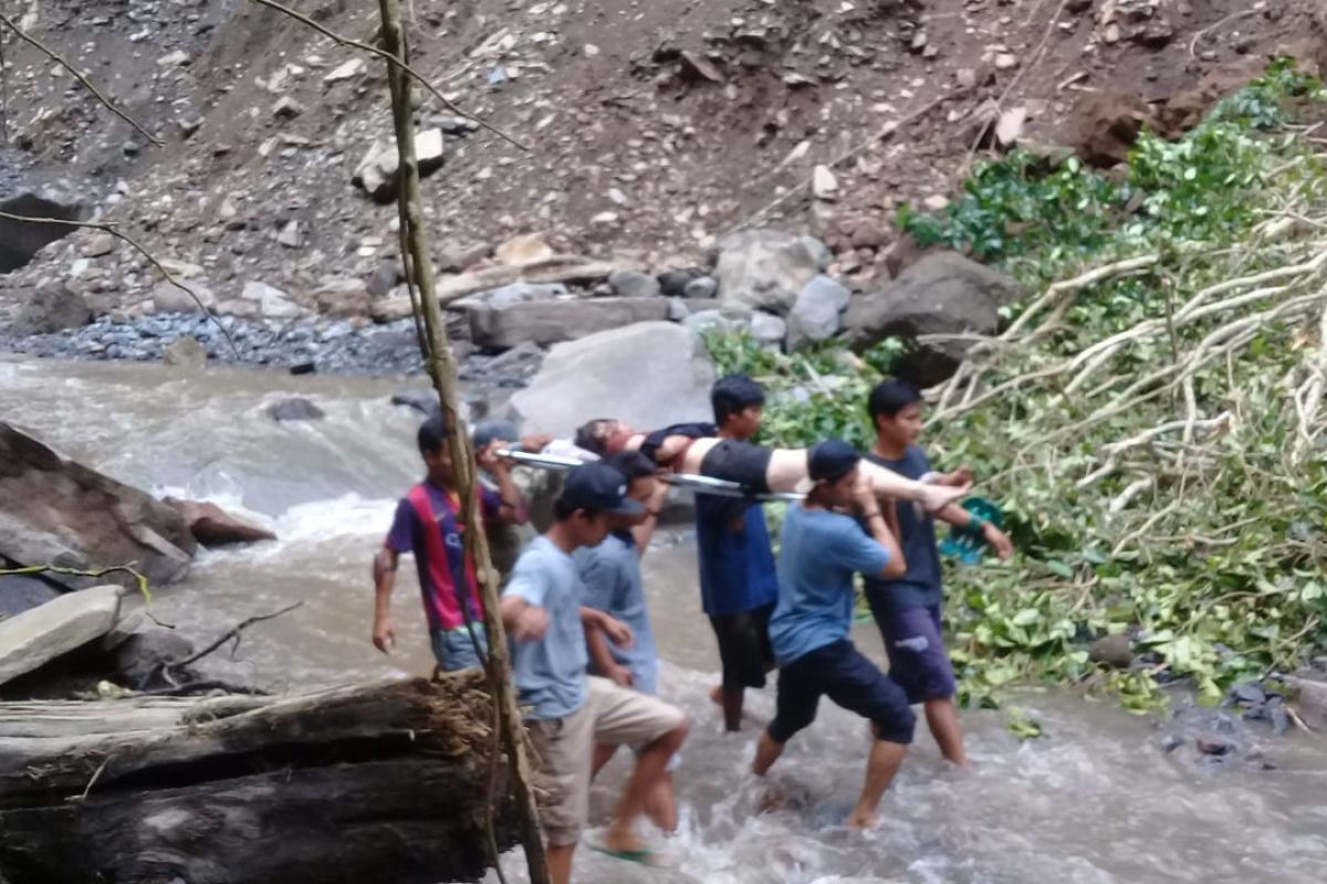 40 wisatawan terjebak di air terjun Tiu Kelep Lombok Utara didominasi asal Malaysia