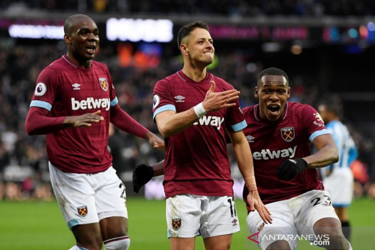 Chicharito gembira cetak 50 gol di Liga Inggris