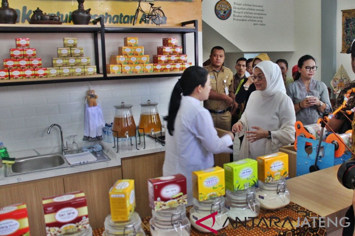 Cafe Jamu beroperasi di Sukoharjo, pertama di Indonesia