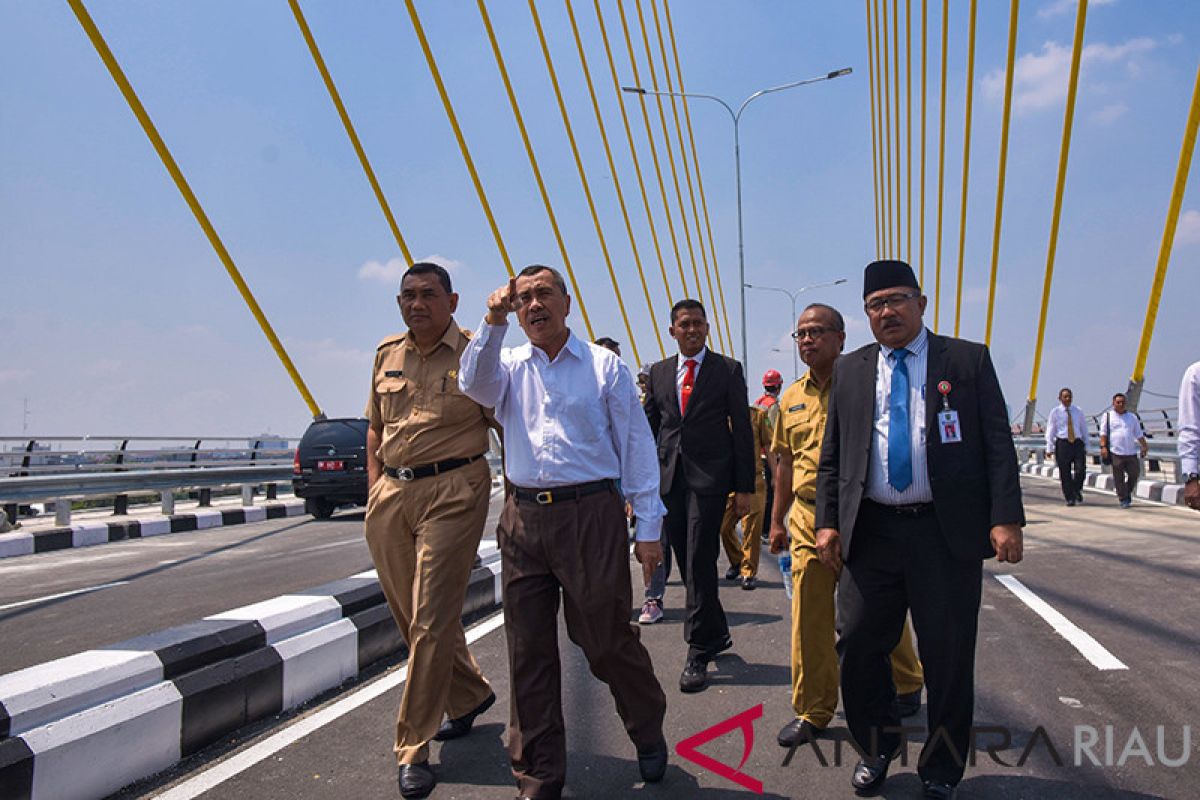 Vidio - Gubernur Riau harap Jembatan Siak IV tidak jadi lokasi pacaran