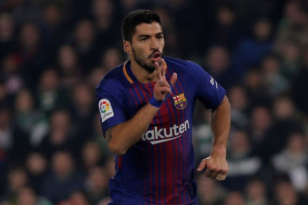 Salah dan Firmino cedera, Suarez tekankan Barcelona tak ubah strategi