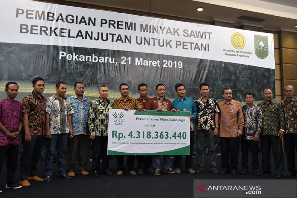 Petani Riau dan Jambi Terima Rp4,3 miliar premi minyak sawit berkelanjutan