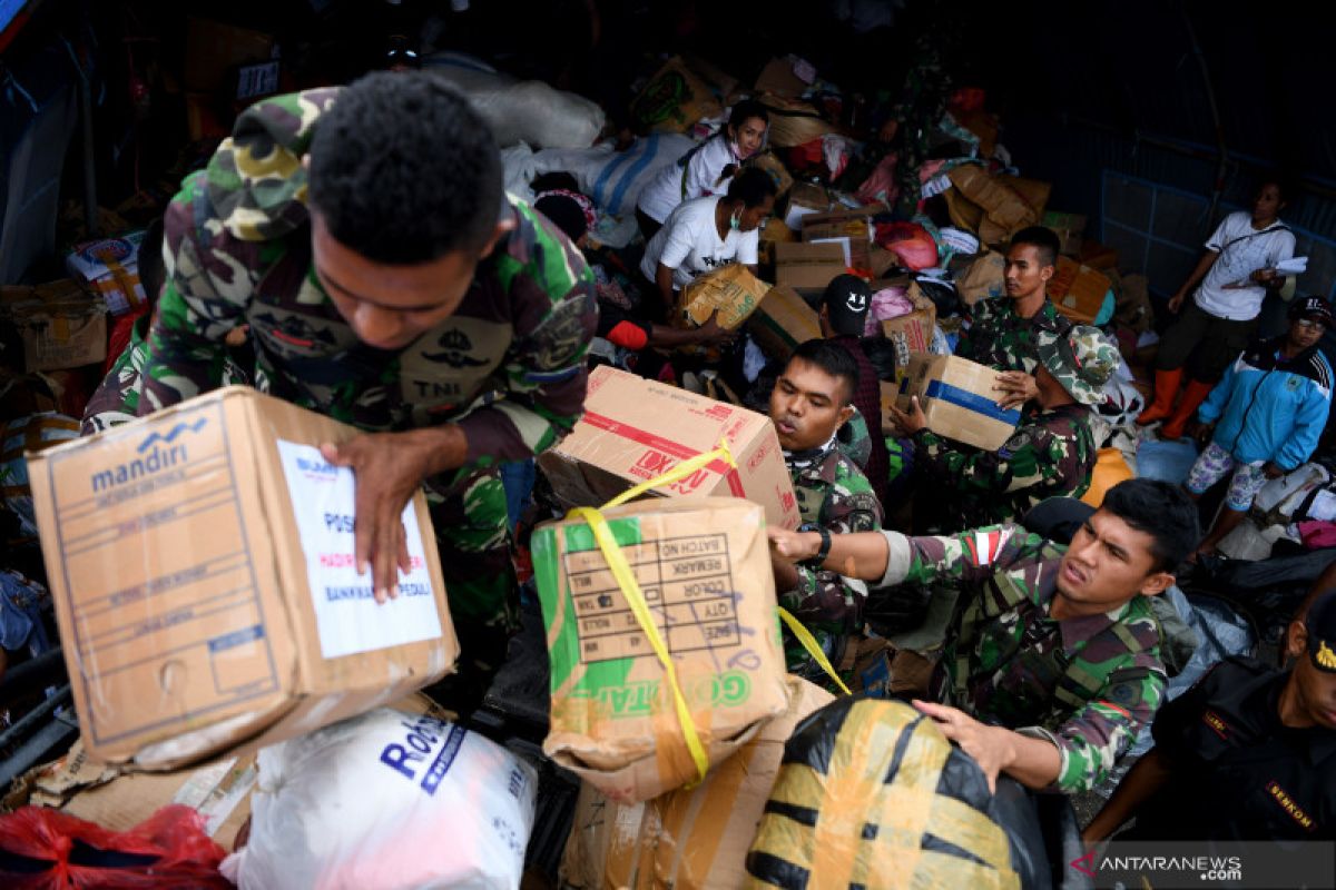 Penyaluran bantuan bencana banjir Sentani, Jayapura hati-hati, banyak posko "siluman"