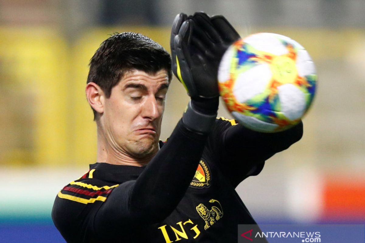 Courtois bujuk Eden Hazard perkuat Real Madrid