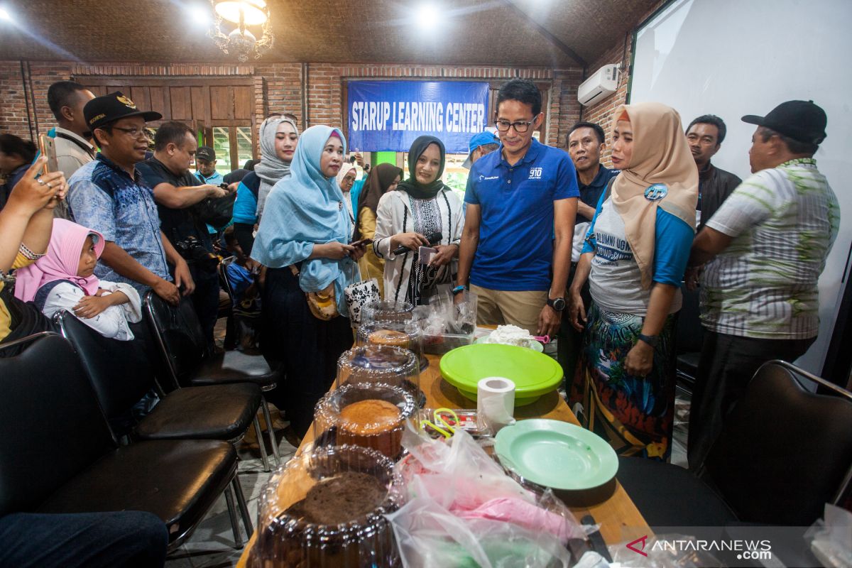 Sandiaga Uno sosialisasikan rumah siap kerja di Sleman