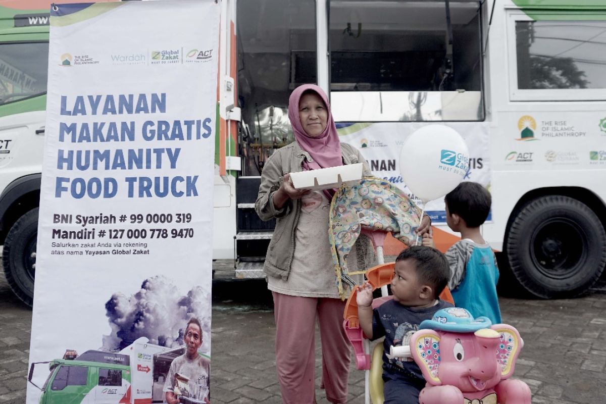 "Humanity Food Truck" sambangi kampung nelayan Semarang