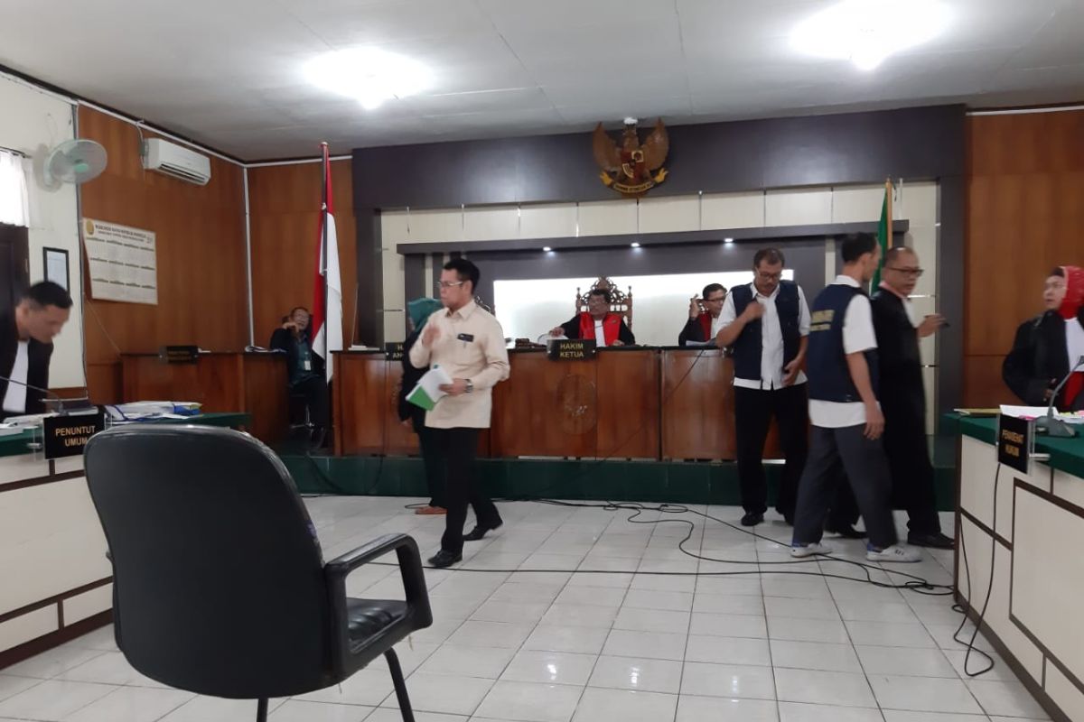 Hakim cecar Wakil Bupati Bengkalis di sidang korupsi pipa transmisi PDAM