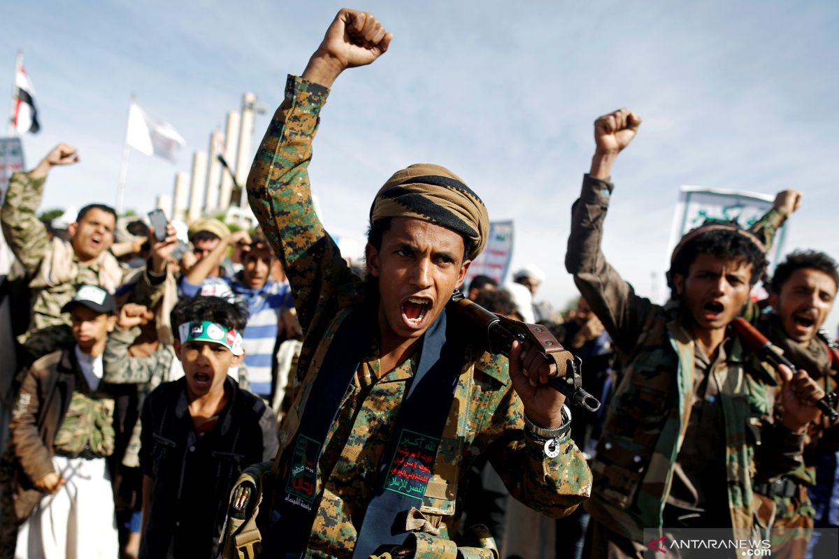 Al-Houthi Yaman serang bandara Arab Saudi