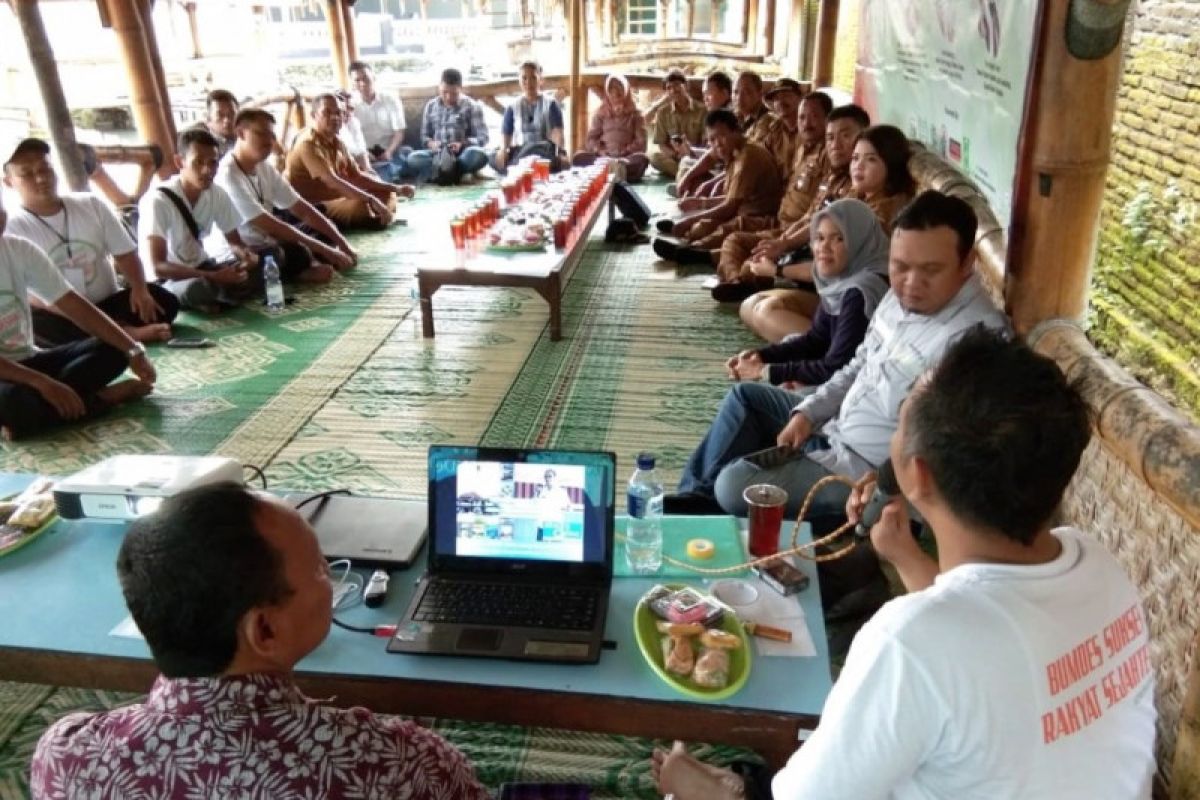 Sembilan kepala desa di Banggai studi banding pengelolaan Bumdes di Jawa