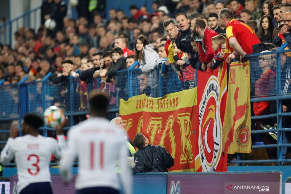 UEFA buka penyidikan aksi rasis fan Montenegro ke Inggris