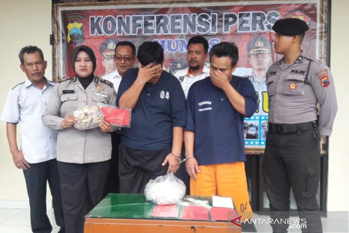 Dua pencuri getah karet di Temanggung dibekuk