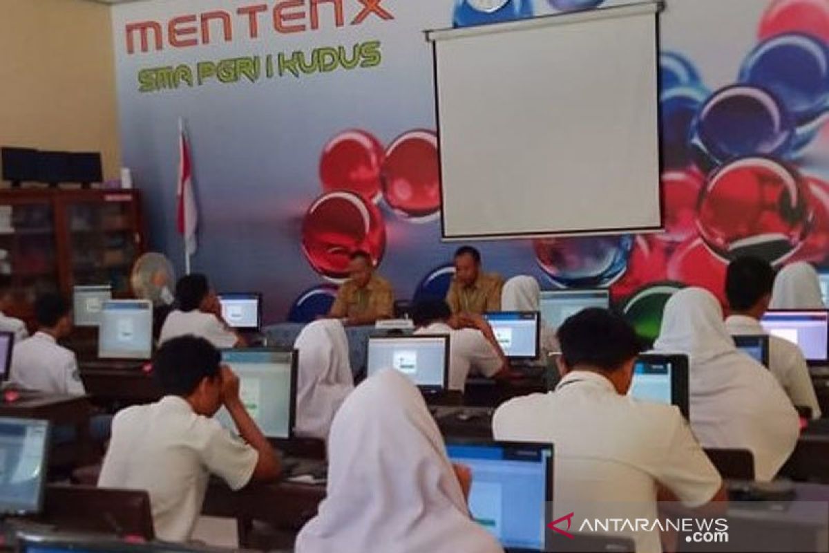 UNBK SMA/MA hari pertama di Jateng berjalan lancar