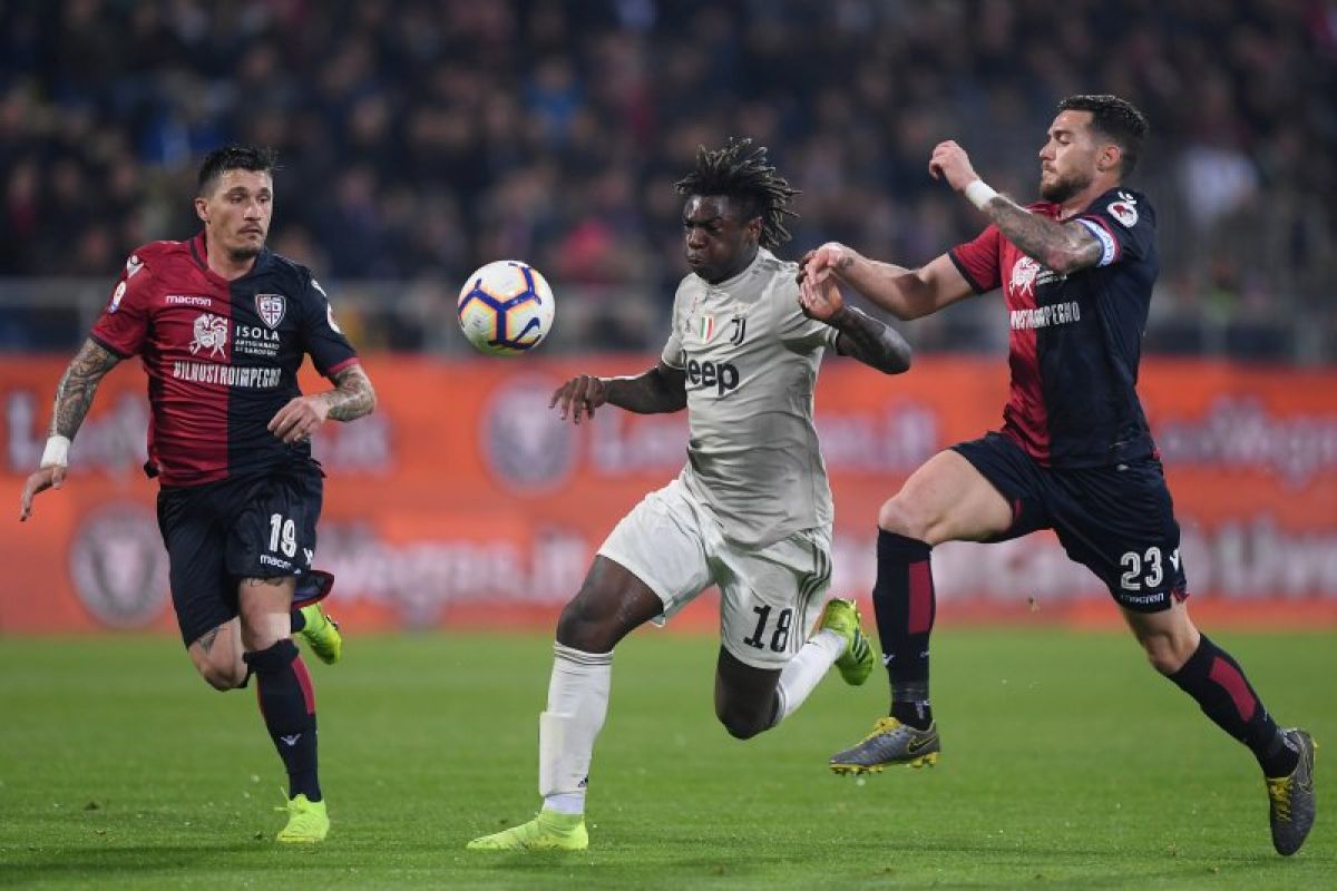 Aksi rasis fan Cagliari, Chiellini bela Moise Kean