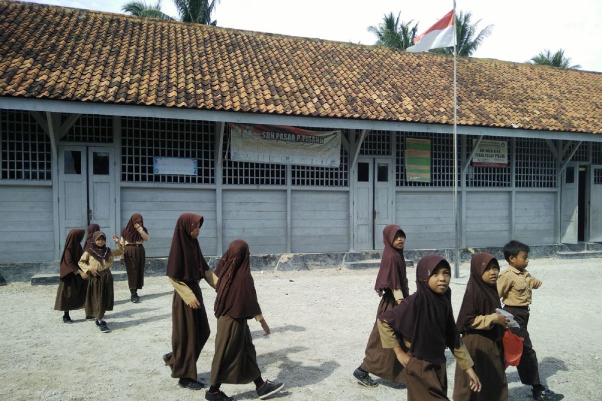 Bangunan SD Belanda di Pulau Pisang masih kokoh