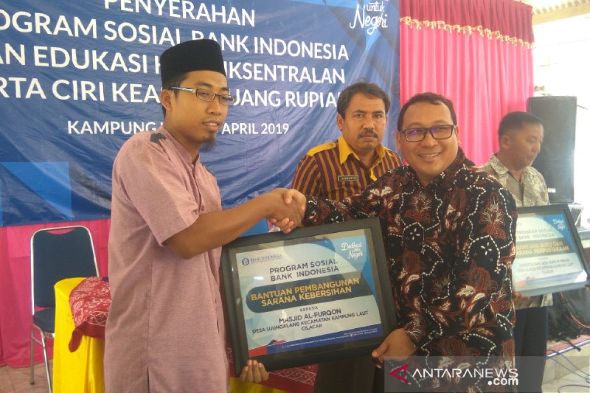 Warga Kampung Laut Cilacap peroleh bantuan PSBI