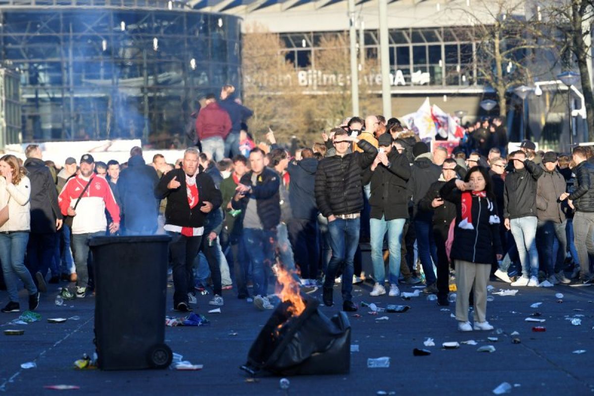 Akar kerusuhan antarsuporter bola  di Amsterdam