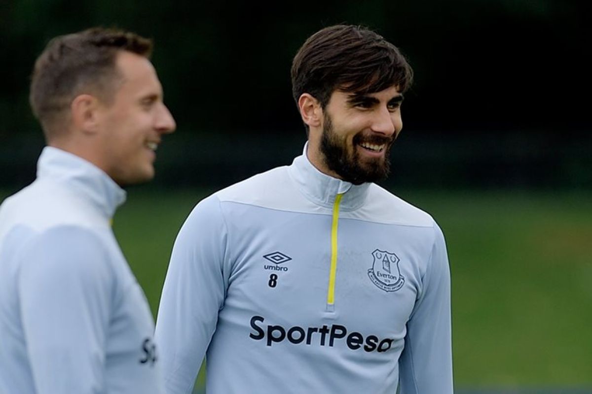 Ancelotti: Gomes siap bela Everton saat hadapi Arsenal