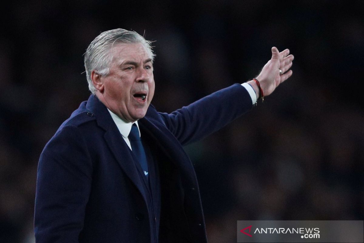 Napoli perintahkan tim "dikurung", Ancelotti tidak setuju