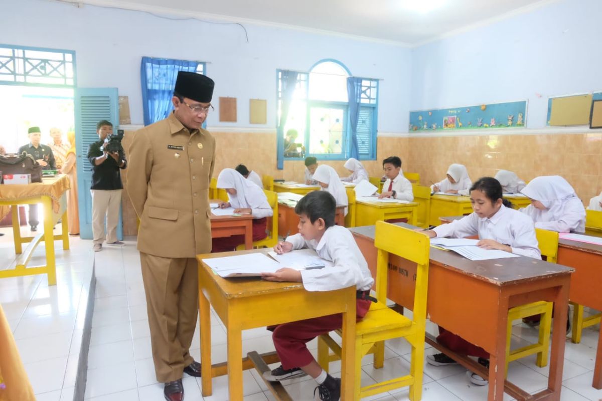 Pemkot Mataram menargetkan tahun depan semua sekolah UNBK